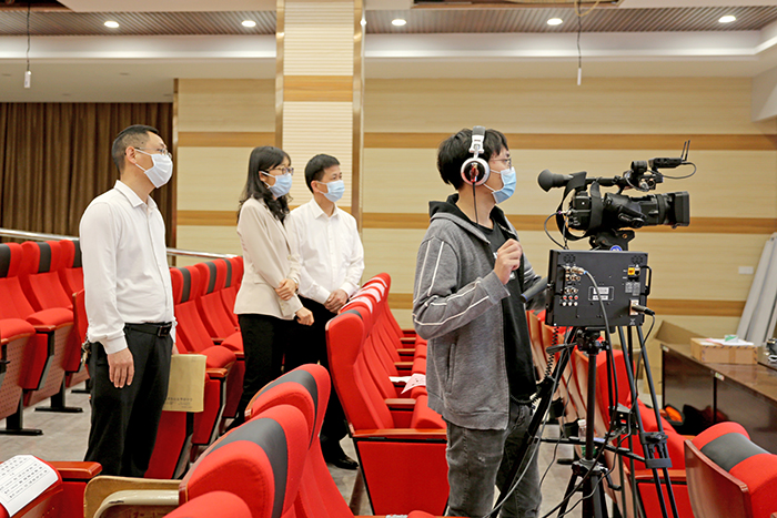 灵君调研1 台山侨中.jpg