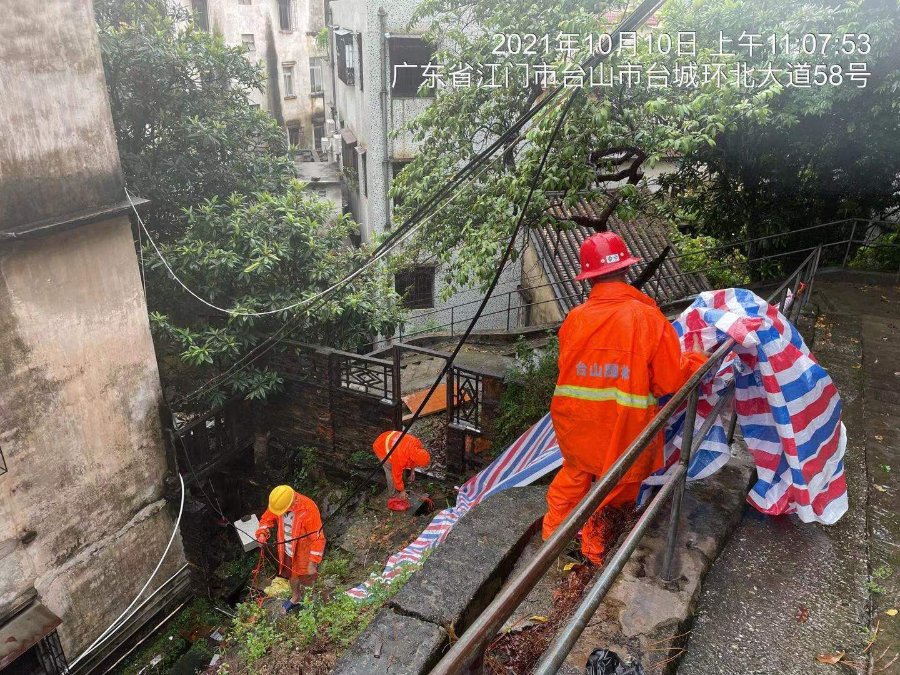 10.10处理好环北大道58号后的塌方.jpg