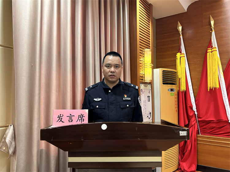 水步交警中队作表态发言.jpg