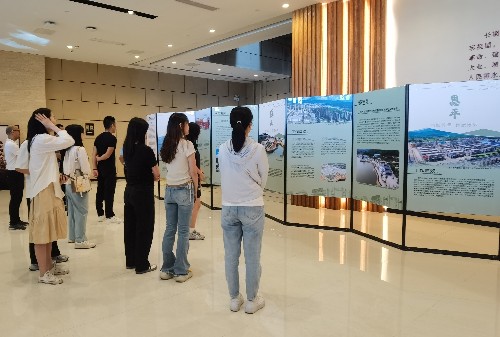 “我与百千万”图片展03.jpg