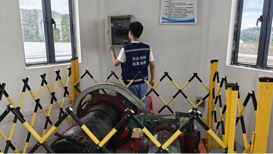 台山市水利局筑牢防台风安全屏障  多举措应对“塔巴”简短版本553.png