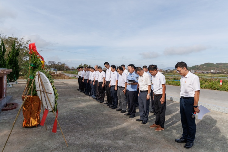 75c417c4505b35be9fbf9ff5bcce97b (1).jpg