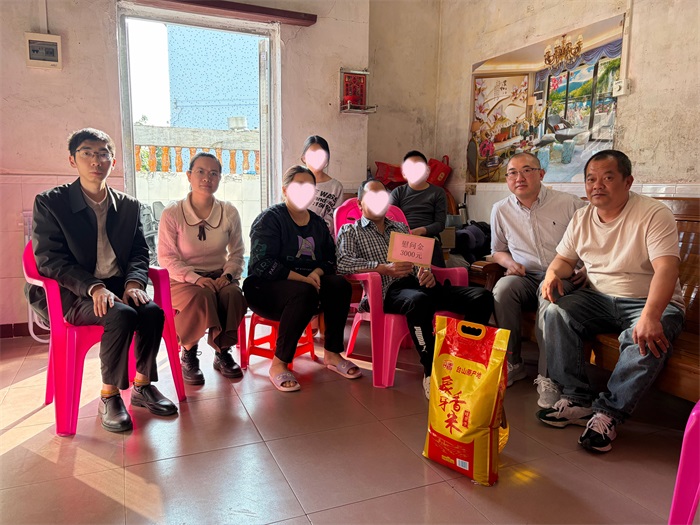 走访突发苦难家庭2.jpg