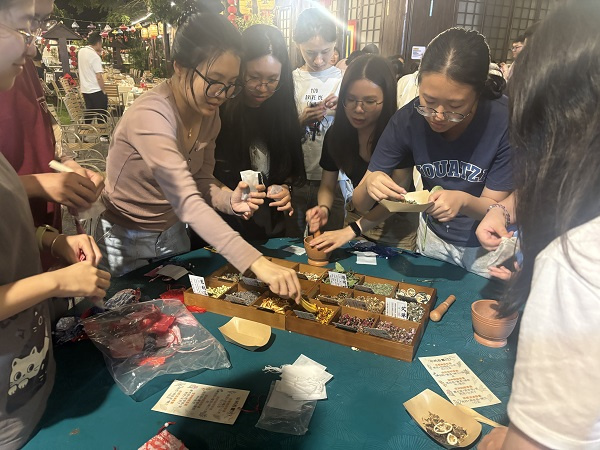 手工香囊1.jpg