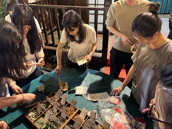 手工香囊2.jpg