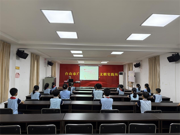 老有所为传薪火.png