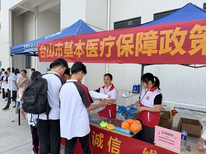 诚信宣传进校园.jpg